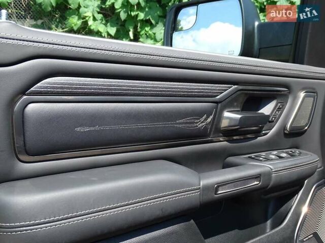 Серый Ram 1500, объемом двигателя 5.65 л и пробегом 74 тыс. км за 65000 $, фото 13 на Automoto.ua