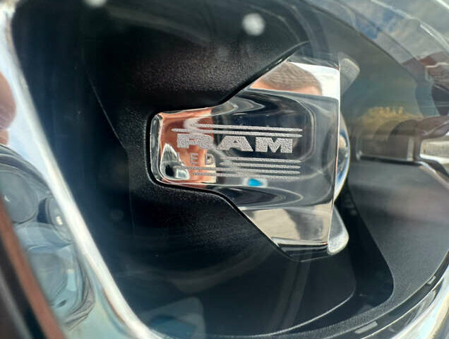 Серый Ram 1500, объемом двигателя 5.65 л и пробегом 74 тыс. км за 65000 $, фото 1 на Automoto.ua