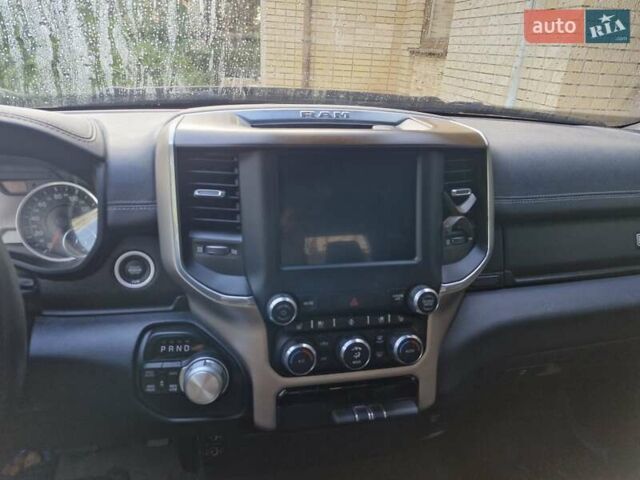Серый Ram 1500, объемом двигателя 5.65 л и пробегом 19 тыс. км за 45000 $, фото 8 на Automoto.ua