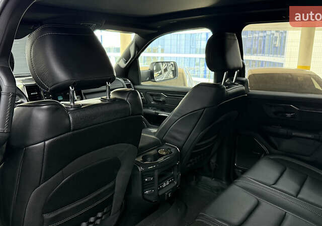 Серый Ram 1500, объемом двигателя 0 л и пробегом 12 тыс. км за 109900 $, фото 21 на Automoto.ua