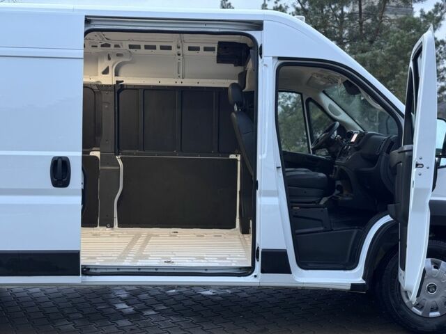 Білий Ram 3500, об'ємом двигуна 3.6 л та пробігом 15 тис. км за 26350 $, фото 4 на Automoto.ua