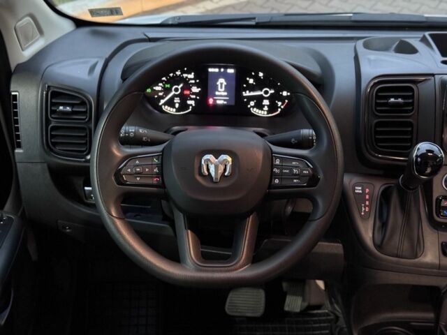 Білий Ram 3500, об'ємом двигуна 3.6 л та пробігом 15 тис. км за 26350 $, фото 18 на Automoto.ua