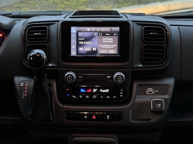 Білий Ram 3500, об'ємом двигуна 3.6 л та пробігом 15 тис. км за 26350 $, фото 19 на Automoto.ua