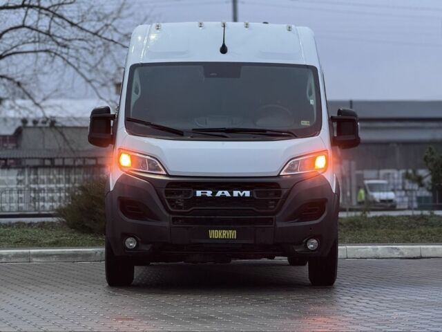 Білий Ram 3500, об'ємом двигуна 3.6 л та пробігом 15 тис. км за 26350 $, фото 1 на Automoto.ua