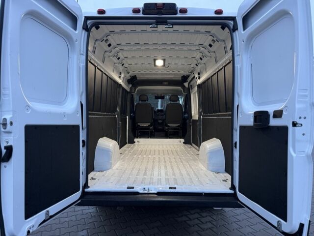 Білий Ram 3500, об'ємом двигуна 3.6 л та пробігом 15 тис. км за 26350 $, фото 7 на Automoto.ua