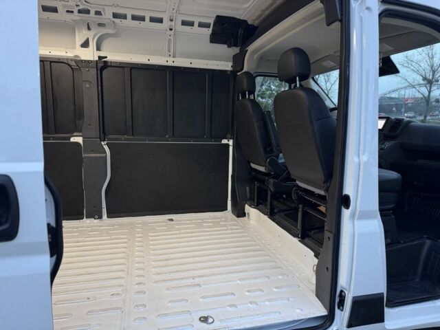 Білий Ram 3500, об'ємом двигуна 3.6 л та пробігом 15 тис. км за 26350 $, фото 6 на Automoto.ua