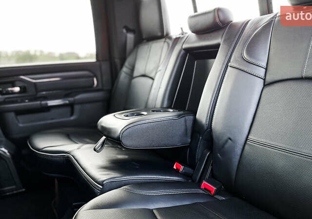 Чорний Ram 3500, об'ємом двигуна 6.7 л та пробігом 36 тис. км за 115000 $, фото 66 на Automoto.ua
