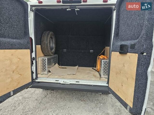 Белый Ram Promaster, объемом двигателя 3.7 л и пробегом 28 тыс. км за 27000 $, фото 9 на Automoto.ua