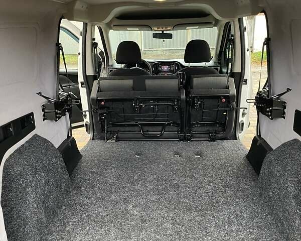 Белый Ram Promaster City, объемом двигателя 2.36 л и пробегом 127 тыс. км за 11200 $, фото 17 на Automoto.ua