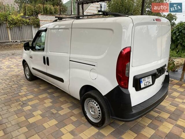 Белый Ram Promaster City, объемом двигателя 2.36 л и пробегом 127 тыс. км за 11200 $, фото 4 на Automoto.ua