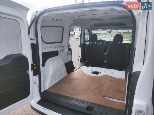 Белый Ram Promaster City, объемом двигателя 2.4 л и пробегом 34 тыс. км за 15200 $, фото 10 на Automoto.ua