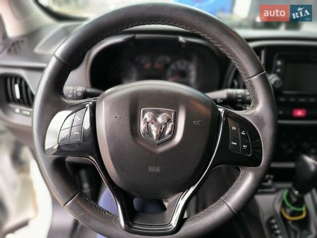 Белый Ram Promaster City, объемом двигателя 2.36 л и пробегом 260 тыс. км за 12200 $, фото 9 на Automoto.ua