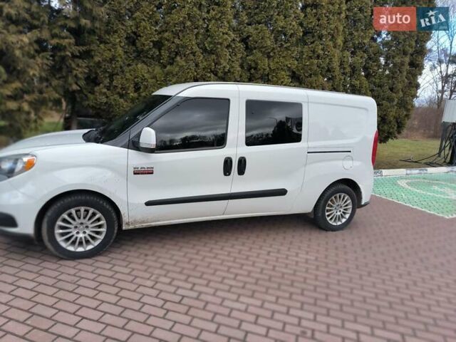 Белый Ram Promaster City, объемом двигателя 2.36 л и пробегом 260 тыс. км за 12200 $, фото 1 на Automoto.ua