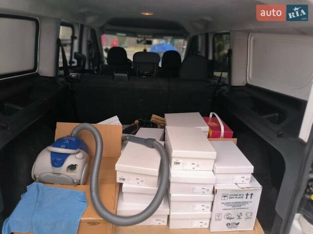 Белый Ram Promaster City, объемом двигателя 2.36 л и пробегом 260 тыс. км за 12200 $, фото 11 на Automoto.ua