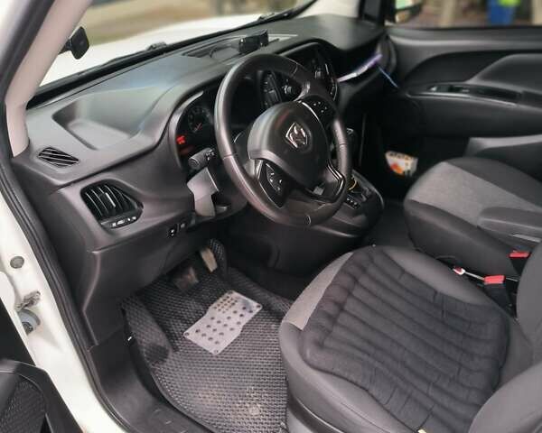 Белый Ram Promaster City, объемом двигателя 2.36 л и пробегом 260 тыс. км за 12200 $, фото 7 на Automoto.ua