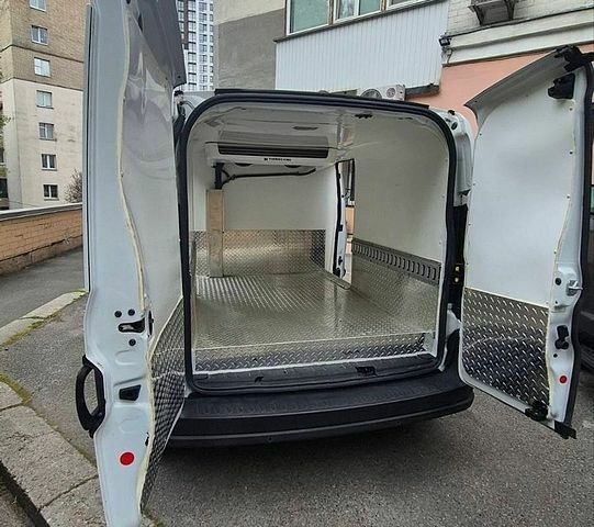 Белый Ram Promaster City, объемом двигателя 2.36 л и пробегом 18 тыс. км за 19500 $, фото 12 на Automoto.ua