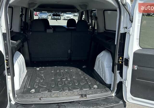 Білий Ram Promaster City, об'ємом двигуна 2.36 л та пробігом 144 тис. км за 13500 $, фото 2 на Automoto.ua