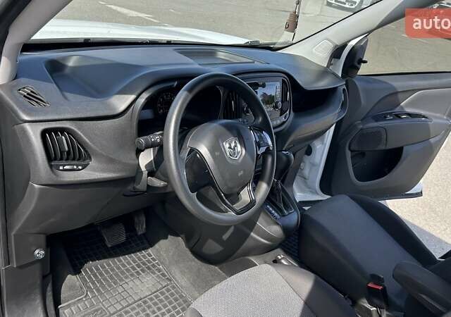Білий Ram Promaster City, об'ємом двигуна 2.36 л та пробігом 144 тис. км за 13500 $, фото 6 на Automoto.ua