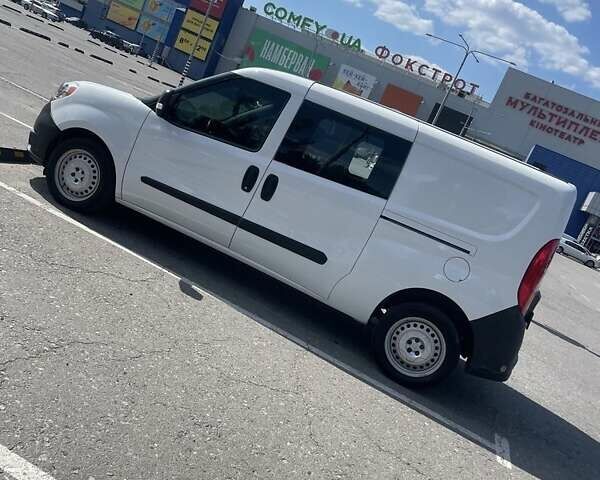 Білий Ram Promaster City, об'ємом двигуна 2.4 л та пробігом 92 тис. км за 11000 $, фото 5 на Automoto.ua