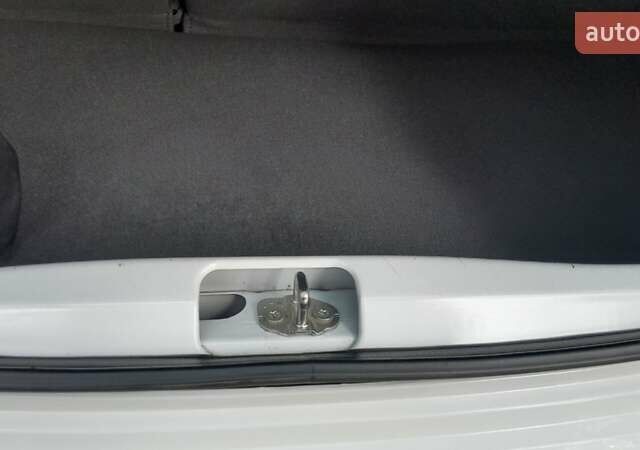 Білий Равон Р2, об'ємом двигуна 1.25 л та пробігом 107 тис. км за 6800 $, фото 5 на Automoto.ua