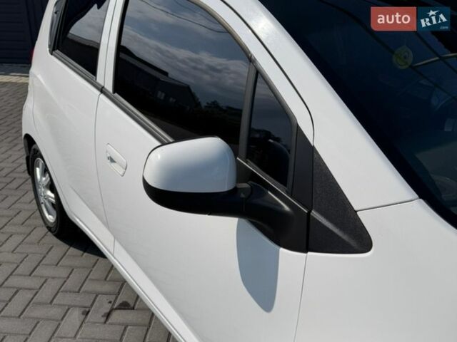 Білий Равон Р2, об'ємом двигуна 1.25 л та пробігом 63 тис. км за 6900 $, фото 1 на Automoto.ua