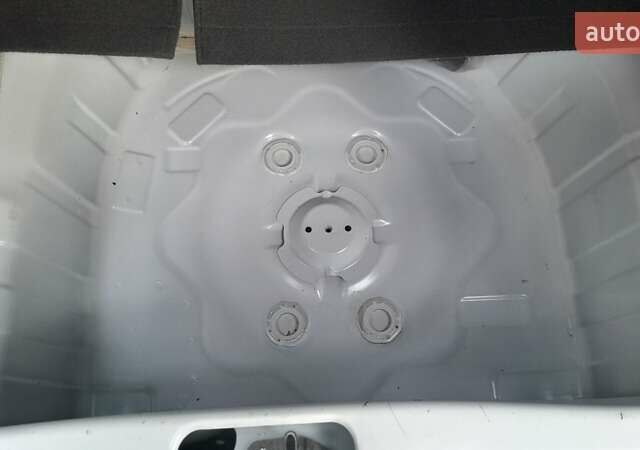 Білий Равон Р2, об'ємом двигуна 1.25 л та пробігом 107 тис. км за 6800 $, фото 10 на Automoto.ua