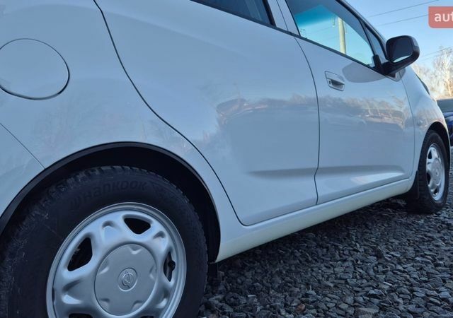 Белый Равон Р2, объемом двигателя 1.25 л и пробегом 55 тыс. км за 7700 $, фото 11 на Automoto.ua