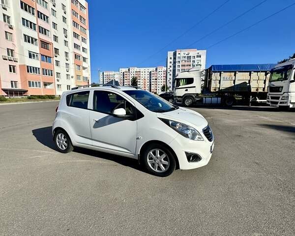 Білий Равон Р2, об'ємом двигуна 1.25 л та пробігом 135 тис. км за 7100 $, фото 5 на Automoto.ua