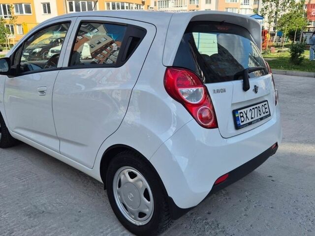 Білий Равон Р2, об'ємом двигуна 1.25 л та пробігом 55 тис. км за 7300 $, фото 4 на Automoto.ua