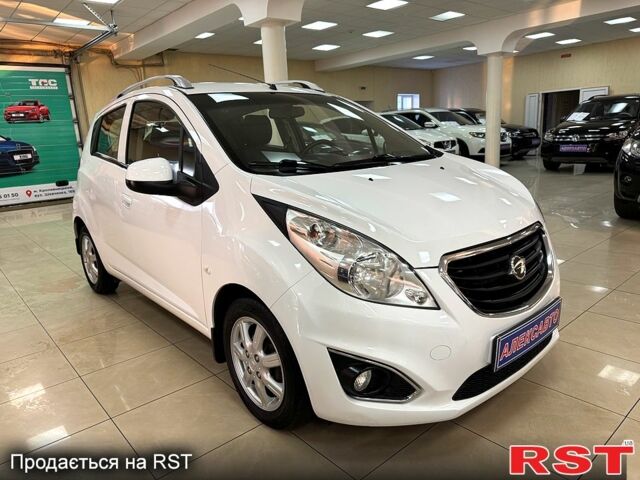 Белый Равон Р2, объемом двигателя 1.2 л и пробегом 36 тыс. км за 7300 $, фото 4 на Automoto.ua