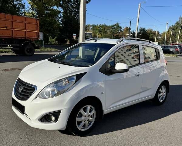 Білий Равон Р2, об'ємом двигуна 1.25 л та пробігом 135 тис. км за 7100 $, фото 6 на Automoto.ua