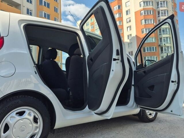 Білий Равон Р2, об'ємом двигуна 1.25 л та пробігом 55 тис. км за 7300 $, фото 11 на Automoto.ua