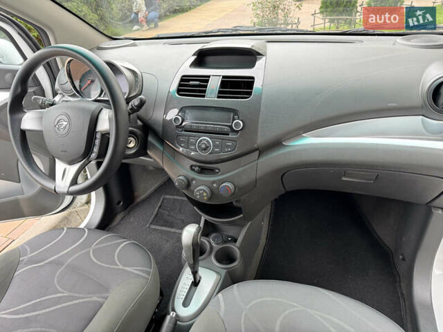 Білий Равон Р2, об'ємом двигуна 1.25 л та пробігом 75 тис. км за 7200 $, фото 9 на Automoto.ua