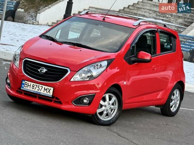 Красный Равон Р2, объемом двигателя 1.25 л и пробегом 11 тыс. км за 7900 $, фото 2 на Automoto.ua