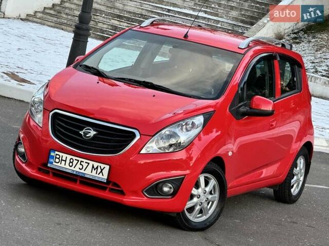 Красный Равон Р2, объемом двигателя 1.25 л и пробегом 11 тыс. км за 7900 $, фото 4 на Automoto.ua