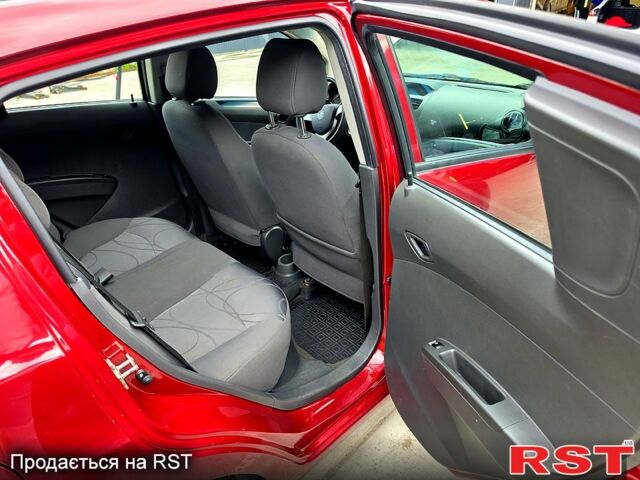 Красный Равон Р2, объемом двигателя 1.2 л и пробегом 19 тыс. км за 7400 $, фото 3 на Automoto.ua