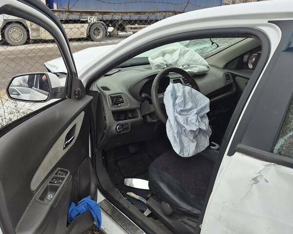 Белый Равон R4, объемом двигателя 1.49 л и пробегом 160 тыс. км за 3000 $, фото 2 на Automoto.ua