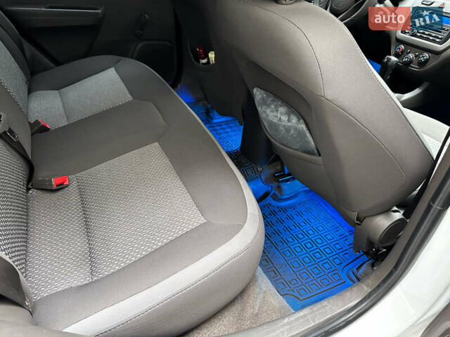 Білий Равон R4, об'ємом двигуна 1.49 л та пробігом 98 тис. км за 6998 $, фото 40 на Automoto.ua