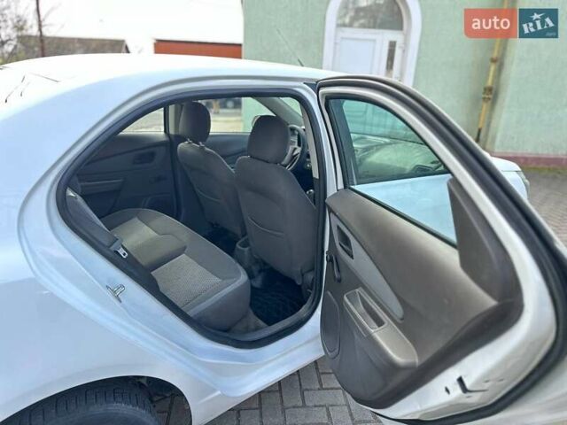 Білий Равон R4, об'ємом двигуна 1.49 л та пробігом 221 тис. км за 5300 $, фото 9 на Automoto.ua