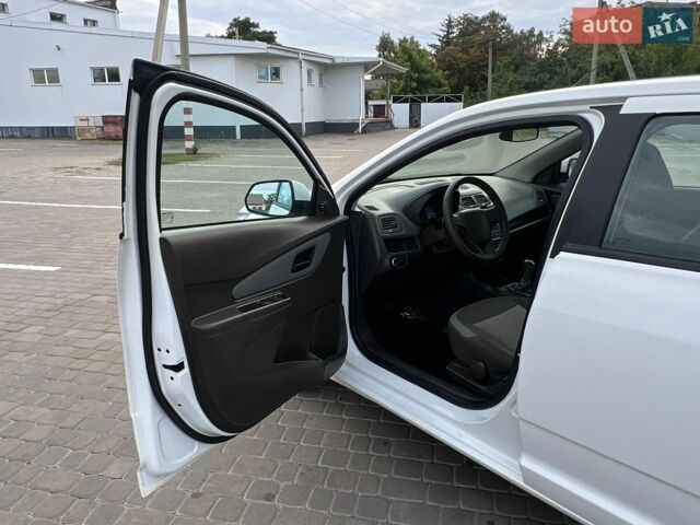 Білий Равон R4, об'ємом двигуна 1.5 л та пробігом 115 тис. км за 5750 $, фото 48 на Automoto.ua