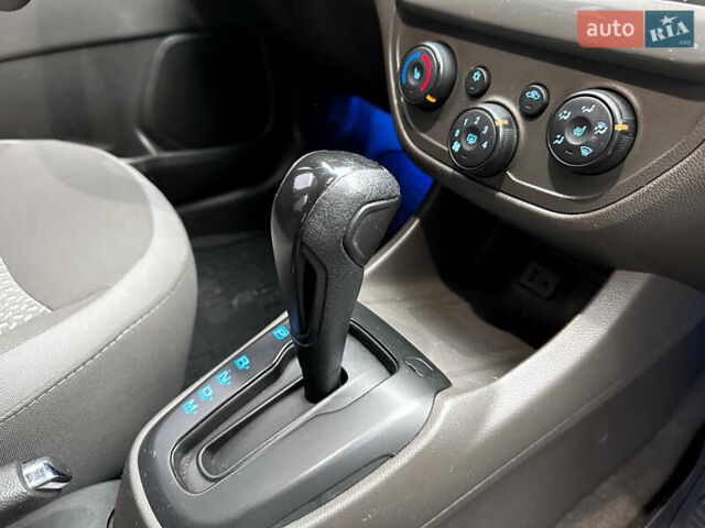 Білий Равон R4, об'ємом двигуна 1.49 л та пробігом 98 тис. км за 6998 $, фото 25 на Automoto.ua