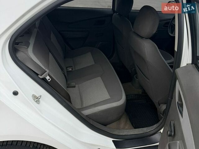 Белый Равон R4, объемом двигателя 1.5 л и пробегом 122 тыс. км за 5300 $, фото 11 на Automoto.ua