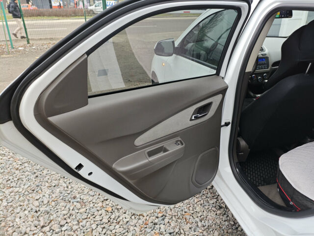 Білий Равон R4, об'ємом двигуна 15 л та пробігом 100 тис. км за 8300 $, фото 14 на Automoto.ua