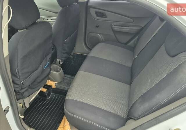 Белый Равон R4, объемом двигателя 1.49 л и пробегом 153 тыс. км за 6650 $, фото 12 на Automoto.ua