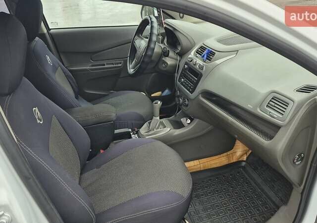 Белый Равон R4, объемом двигателя 1.49 л и пробегом 153 тыс. км за 6650 $, фото 16 на Automoto.ua