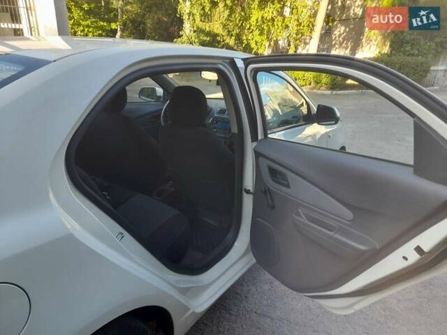 Бежевый Равон R4, объемом двигателя 1.49 л и пробегом 100 тыс. км за 6800 $, фото 9 на Automoto.ua