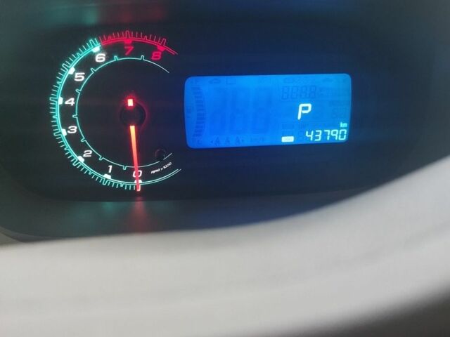 Бежевий Равон R4, об'ємом двигуна 1.5 л та пробігом 44 тис. км за 8000 $, фото 3 на Automoto.ua