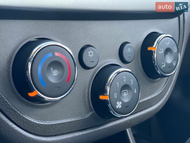 Бежевий Равон R4, об'ємом двигуна 1.49 л та пробігом 47 тис. км за 8000 $, фото 8 на Automoto.ua