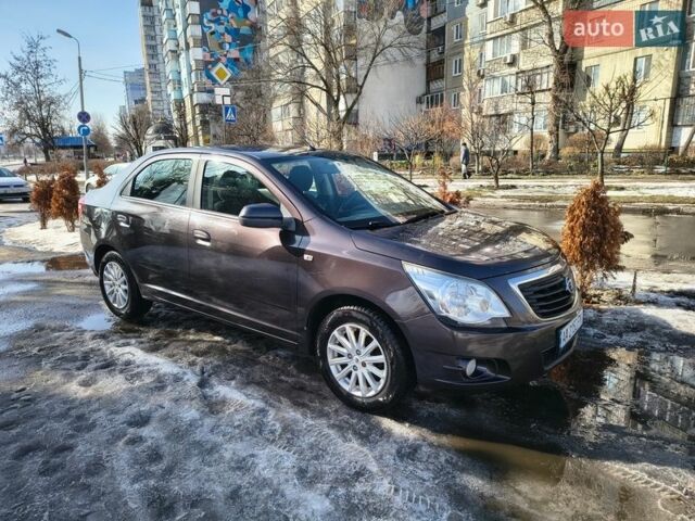 Коричневий Равон R4, об'ємом двигуна 1.49 л та пробігом 250 тис. км за 5000 $, фото 1 на Automoto.ua