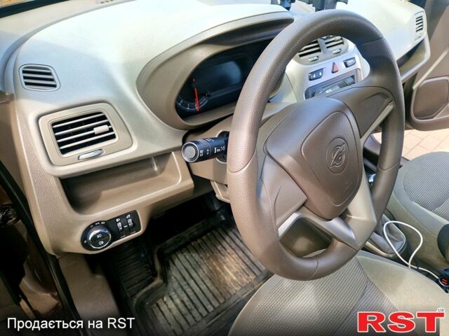 Коричневий Равон R4, об'ємом двигуна 1.5 л та пробігом 48 тис. км за 7500 $, фото 4 на Automoto.ua